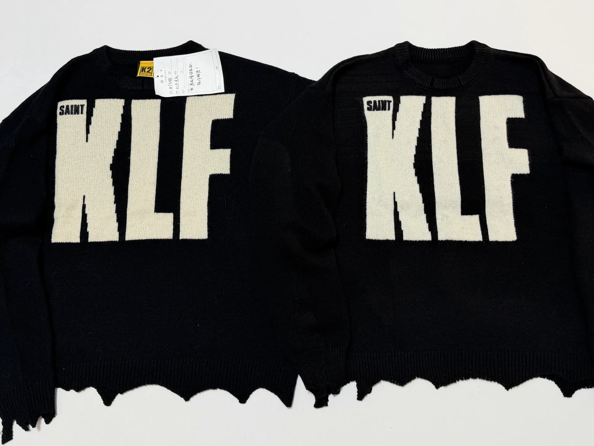 Sample vs. Pattern SAINT Mxxxxxx × The KLF KLF_CREW NECK KNIT/BLK KLF joint deconstructed destroyed wool sweater Black S-XL Original heel Made of 100% pure wool Natural and warm Wool fabric Recommended dry cleaning or gentle hand washing Completely correct version Customized KLF joint main mark/wash mark Imported special machine embroidery Full three-dimensional Hand destroyed Deconstructed and shredded